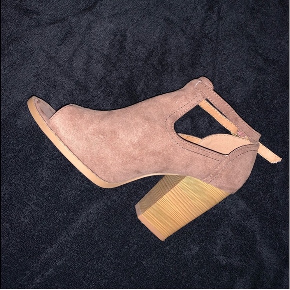 Open toe booties - Picture 5 of 6